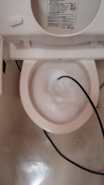 トイレ高圧洗浄の写真
