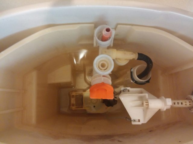 TOTOトイレ水漏れ修理写真