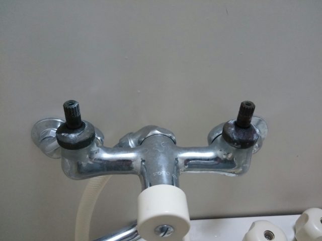 お風呂蛇口水漏れ修理