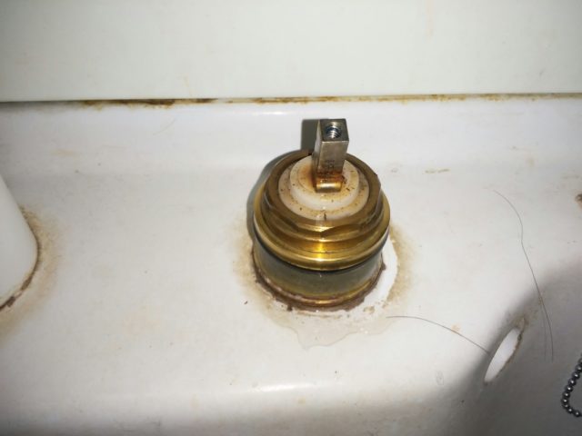 洗面所水漏れ修理の写真