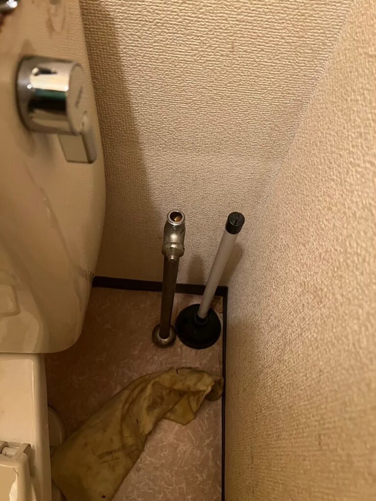 足立区鹿浜水道修理