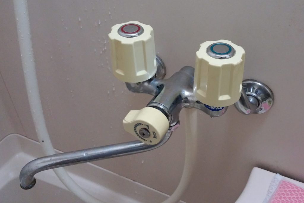 浴室シャワー混合栓の写真