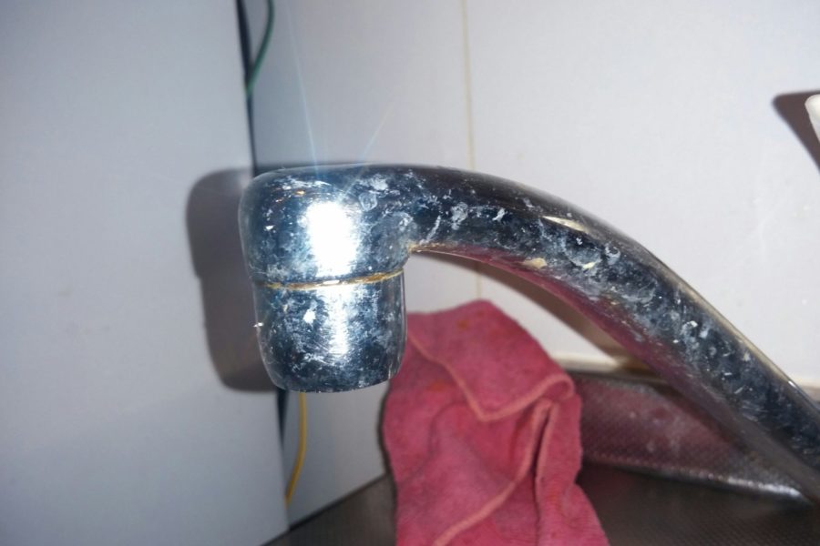 キッチン蛇口水漏れの写真