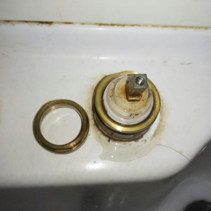 洗面所蛇口水漏れ修理