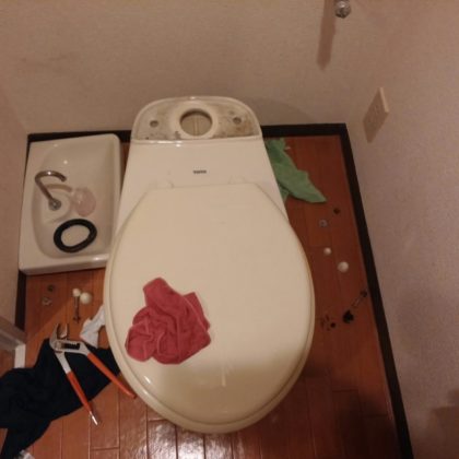 トイレつまり便器脱着の写真