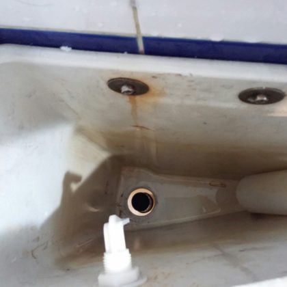 トイレタンク水漏れ修理新宿区大久保