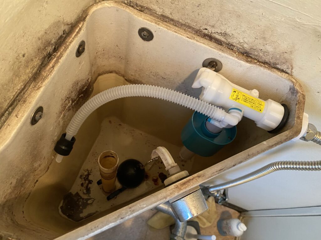 柏市東台本町トイレの水漏れが起きた時の対処法