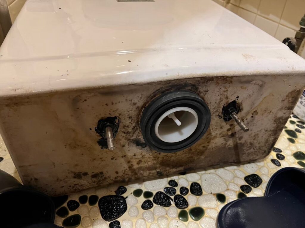 足立区トイレ水漏れ修理水道修理