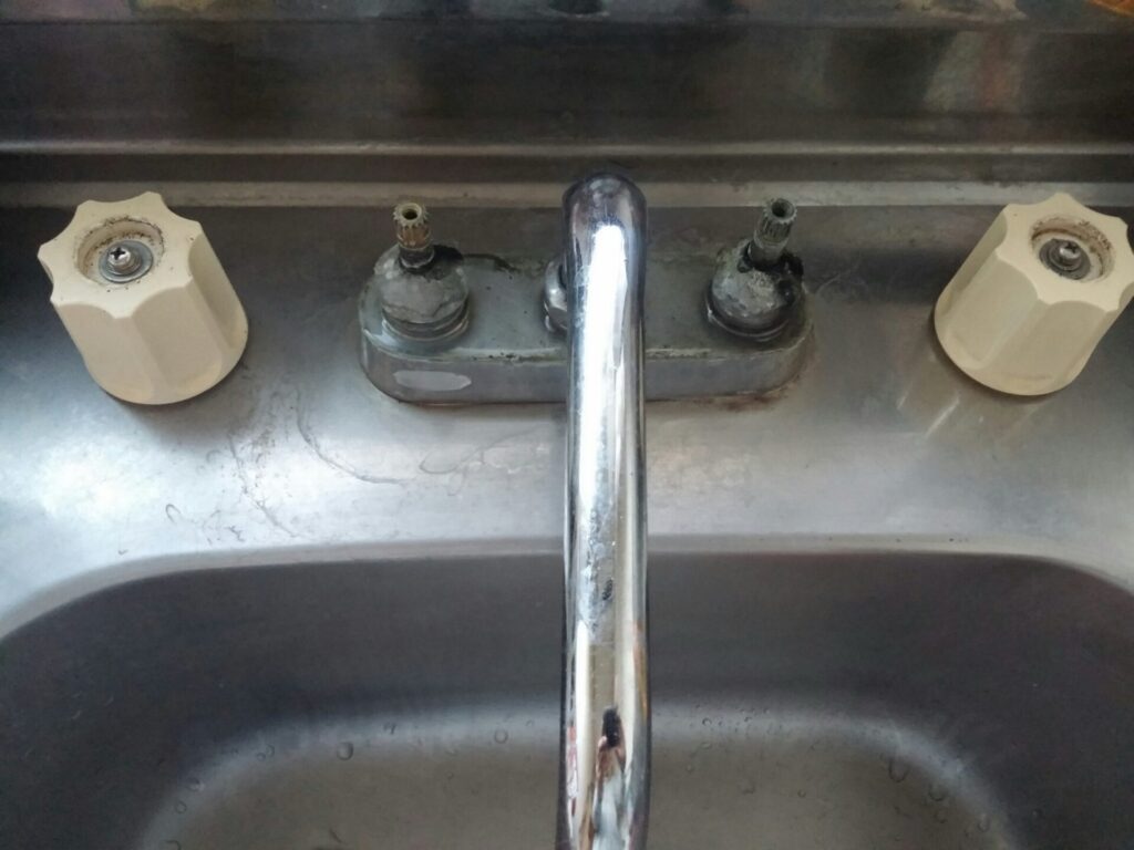 水漏れ修理新宿区市谷左内町・市谷砂土原町