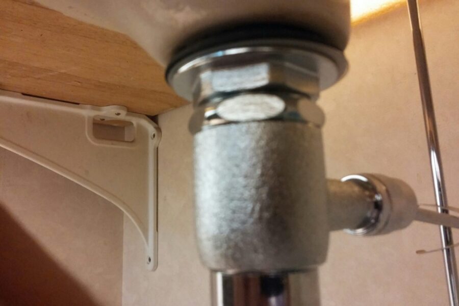 水漏れ修理​荒川区南千住