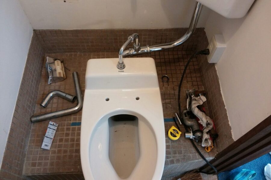 トイレ水漏れ修理​