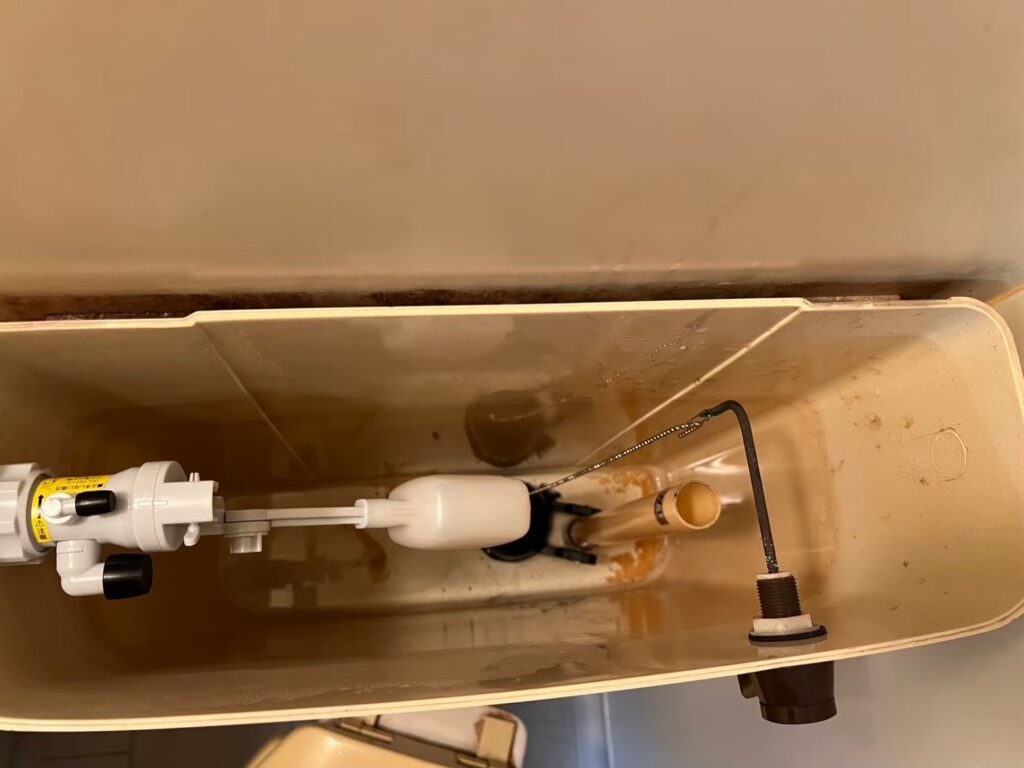 トイレ水漏れ修理​