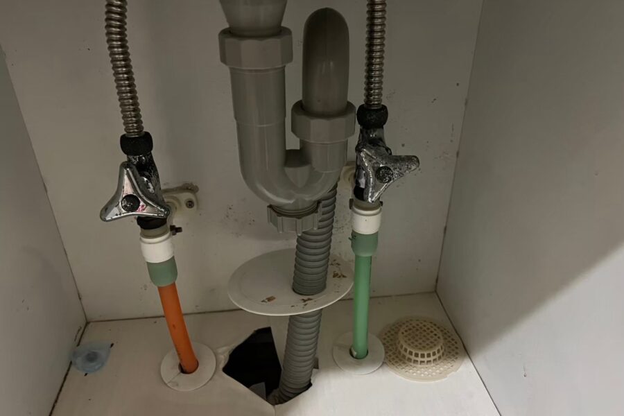 水道屋洗面水漏れ修理​葛飾区新小岩、白鳥