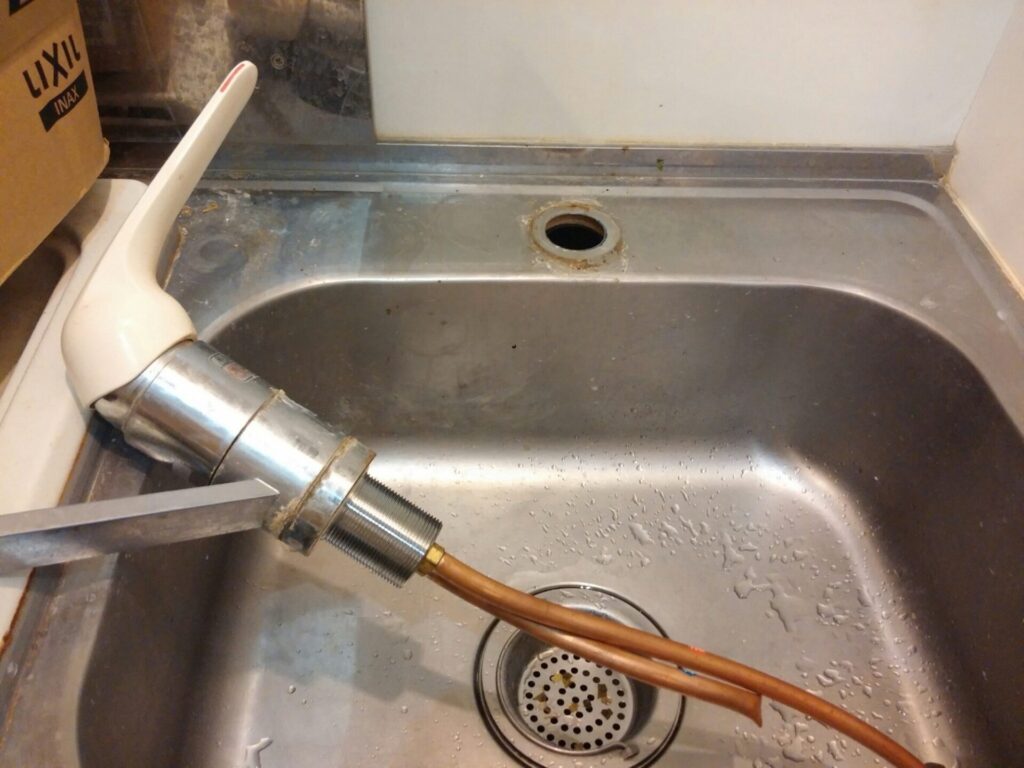 æ°Žé屿±æ±åºæ£®äžãéå仲çº