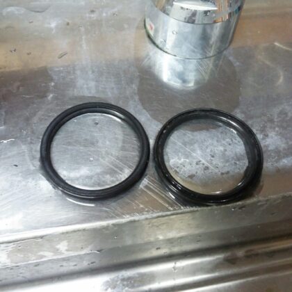 キッチン水漏れ修理​世田谷区経堂駅、千歳船橋駅