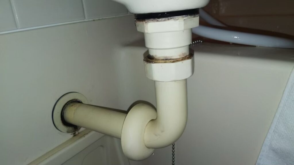 洗面所水漏れ修理の施工例（ミズモ水道）