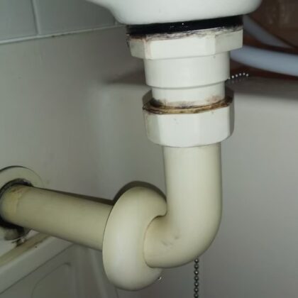 洗面所水漏れ修理の施工例（ミズモ水道）