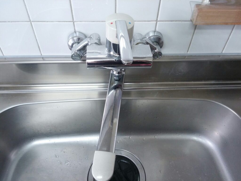 æ°Žéå±è¶³ç«åºéäºé§
ãå
çºé§