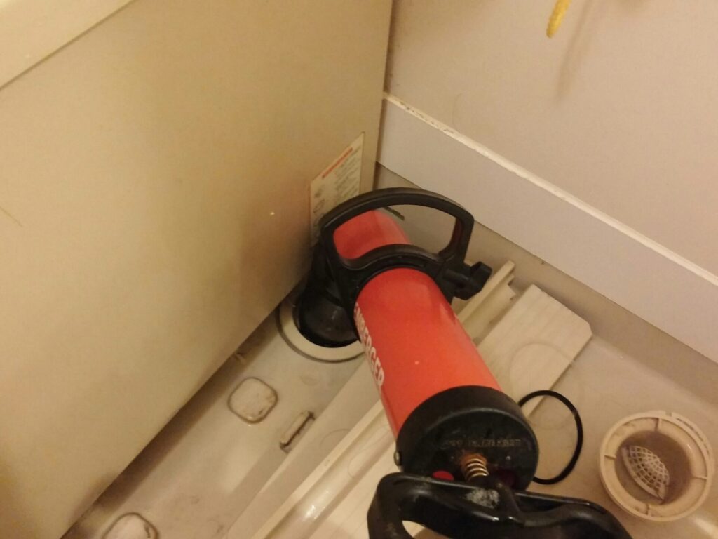 æ°Žéå±è食åºãè±è¶å±é§
ãå åèè²åé§