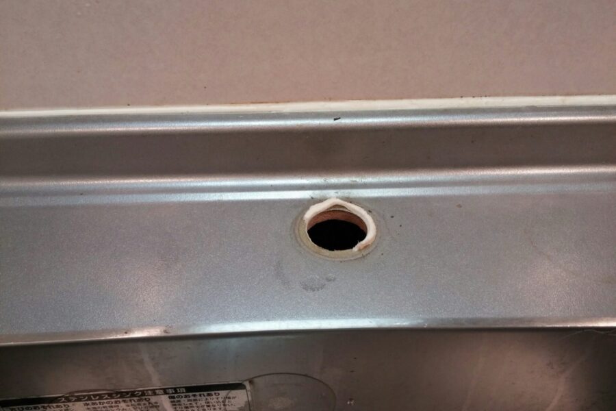 キッチン水漏れ修理​