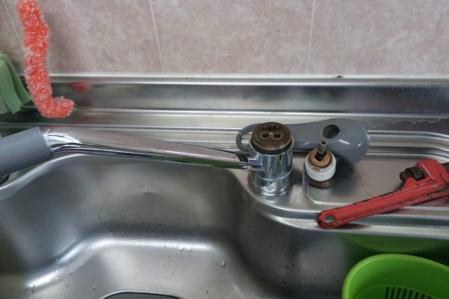 キッチン水漏れ修理の施工例（ミズモ水道）